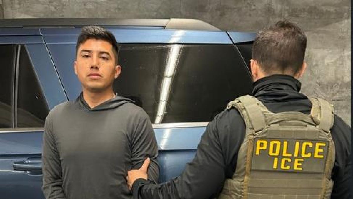 <![CDATA[Detiene el ICE a uno de los exmilitares prófugos vinculados con el caso Ayotzinapa]]>
