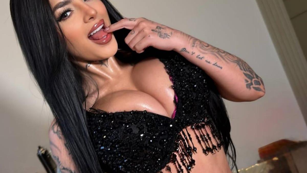 Karely Ruiz se someterá a una reducción de busto; pide buena