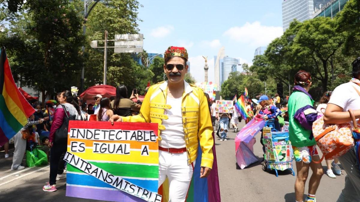 墨西哥城LGBT游行：HIV携带者23年逆袭之路呼吁消除歧视