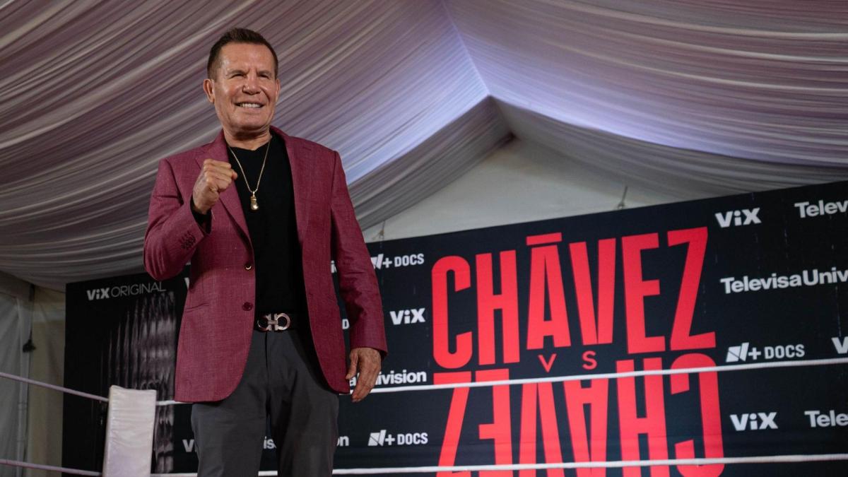 <![CDATA[Julio César Chávez visita La Casa de los Famosos y revela quién es su favorito]]>