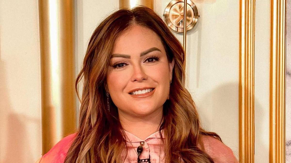 <![CDATA[Mariana Echeverría habla de su apellido y aclara si es familiar de un expresidente]]>