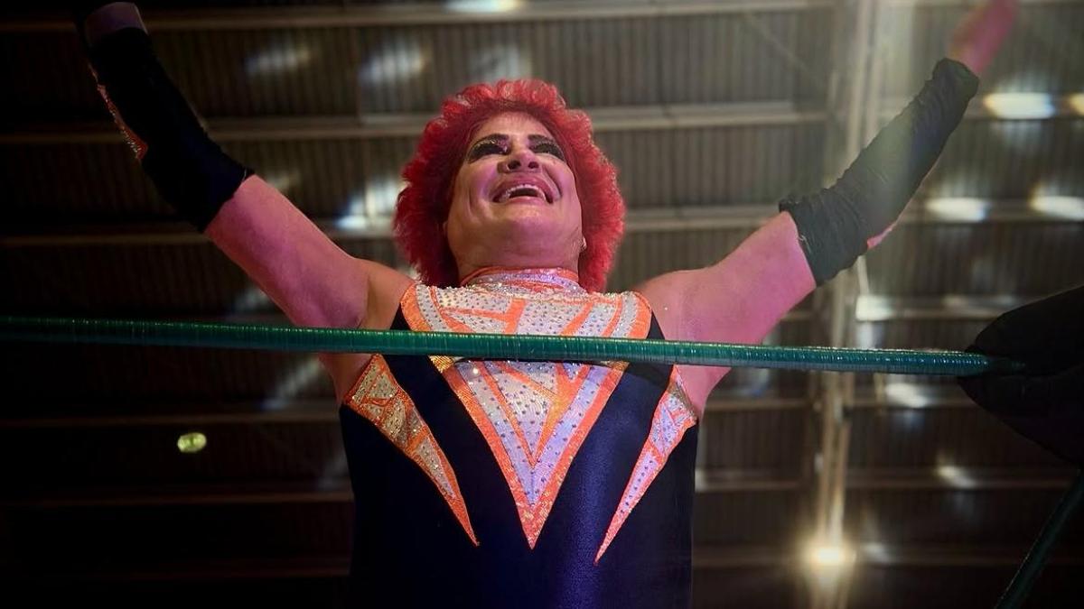 <![CDATA[¿Quién es Pimpinela Escarlata, la luchadora que llega a La Granja VIP 2026?]]>