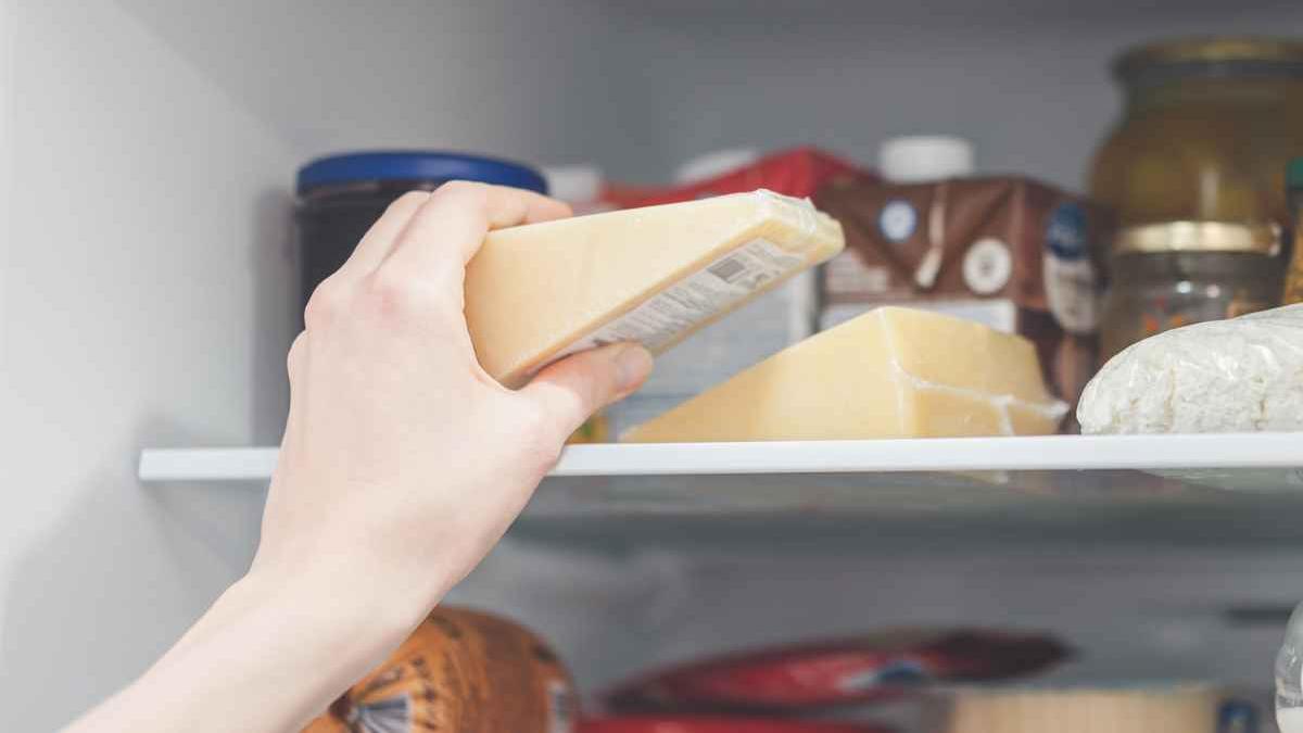 <![CDATA[Cómo conservar queso manchego: trucos para que dure mucho tiempo sin arruinar su sabor]]>