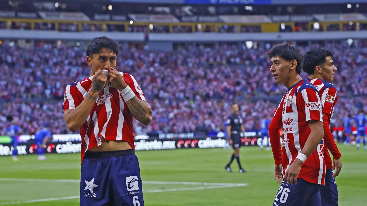 <![CDATA[Omar Govea no oculta su amor por Chivas: "Me volví un aficionado más"]]>