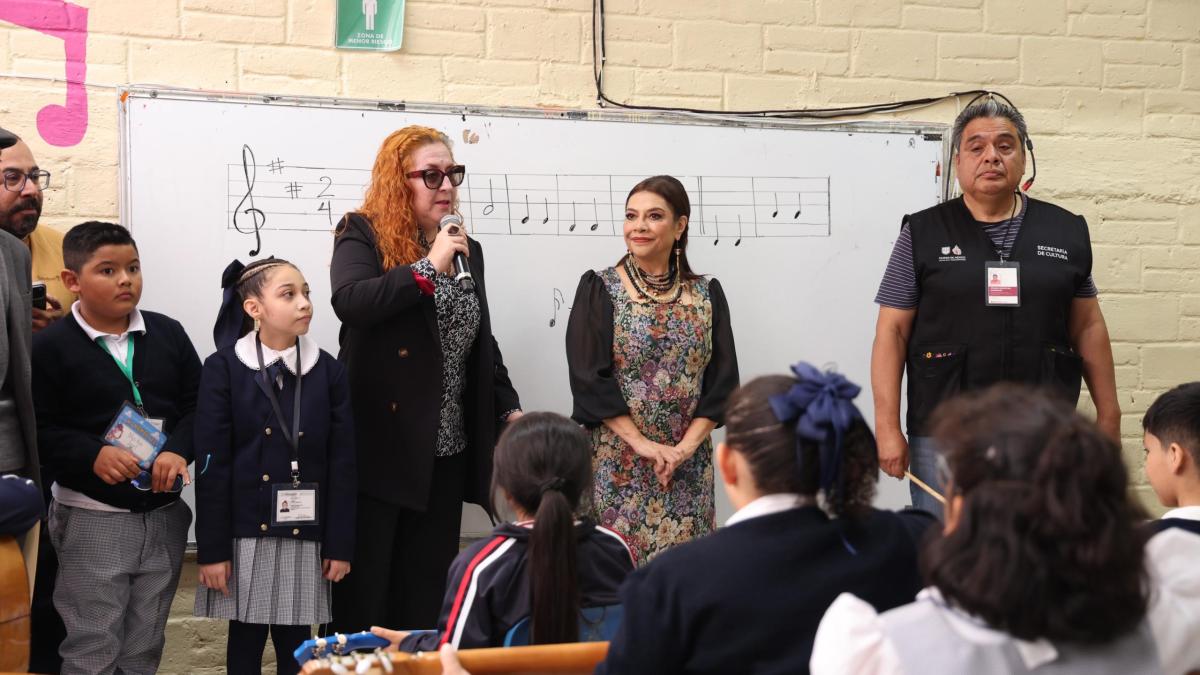 <![CDATA[CDMX destina más de 14 mil mdp a escuelas; entregan obras en la primaria Dolores Correa]]>