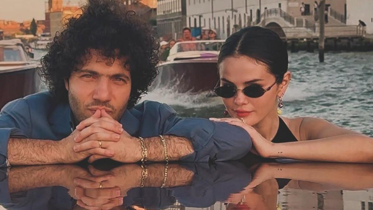 <![CDATA[Benny Blanco habla de Selena Gomez a casi un año de casados; "todo en ella es perfecto, mi refugio"]]>