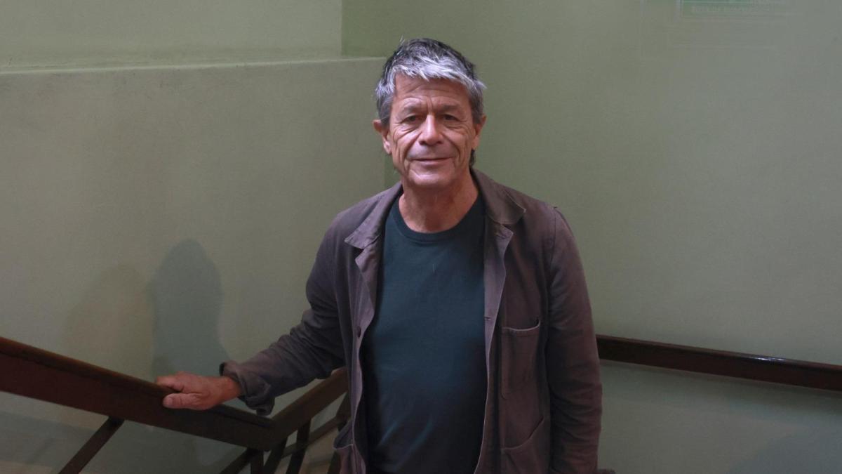 Emmanuel Carrère admite que no ha leído a Anne Carson, Nobel de Literatura 2026