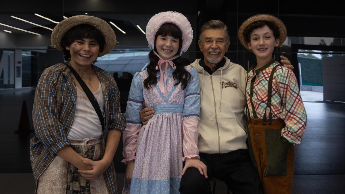 <![CDATA[Jorge Ortiz de Pinedo revive la magia del teatro familiar con 'Tom Sawyer, el musical']]>