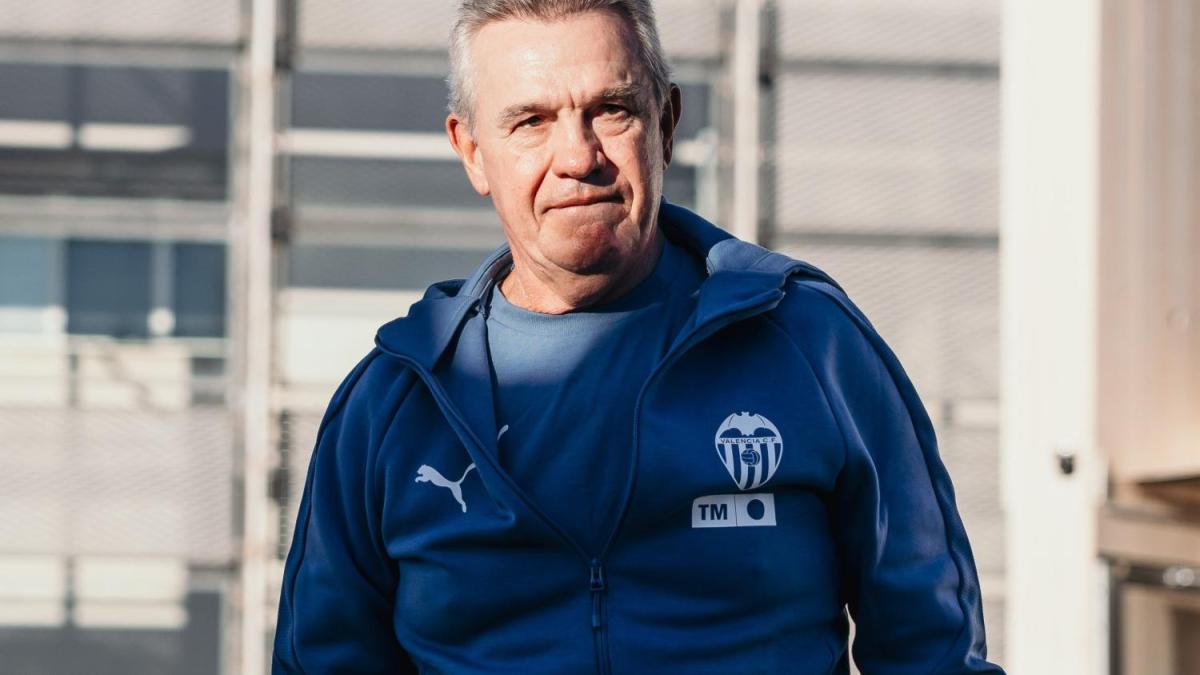 <![CDATA[David Otorbi rescata al Valencia en el debut de Javier Aguirre]]>