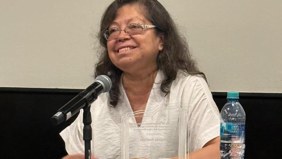 <![CDATA[FIL Monterrey reconoce a Virginia Bautista por 40 años de periodismo cultural]]>