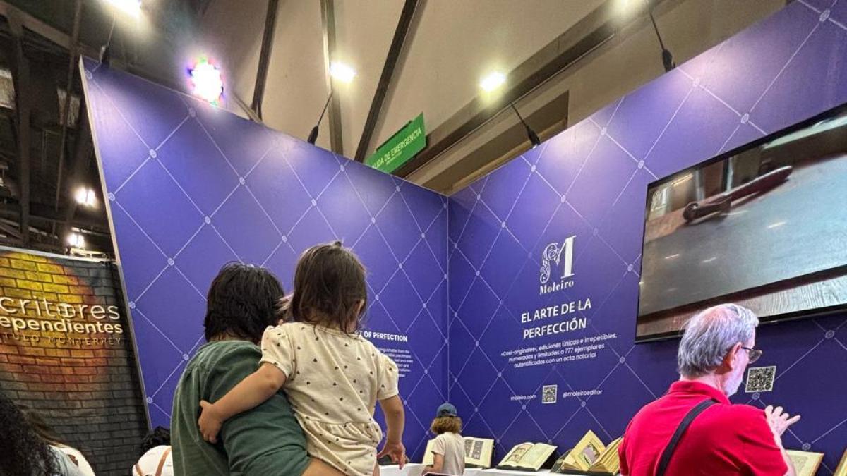 Moleiro lleva a la FIL Monterrey joyas bibliográficas de siglos pasados