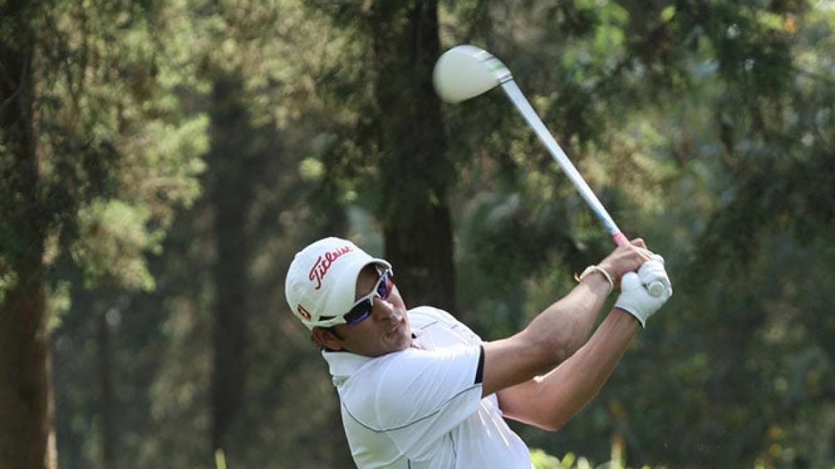 Juan Pablo Solís lidera Gira Profesional de Golf Samsung