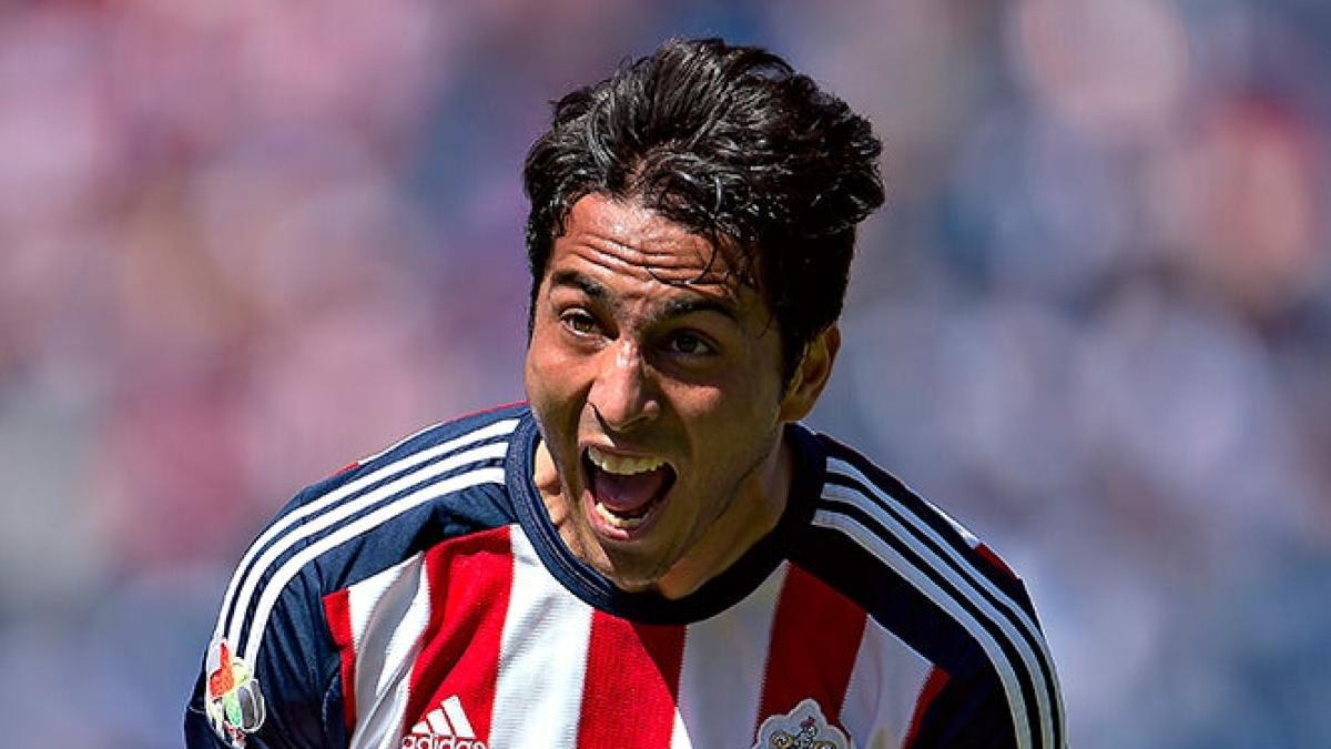 Chivas vence al Puebla y acaba con un año sin ganar de visita