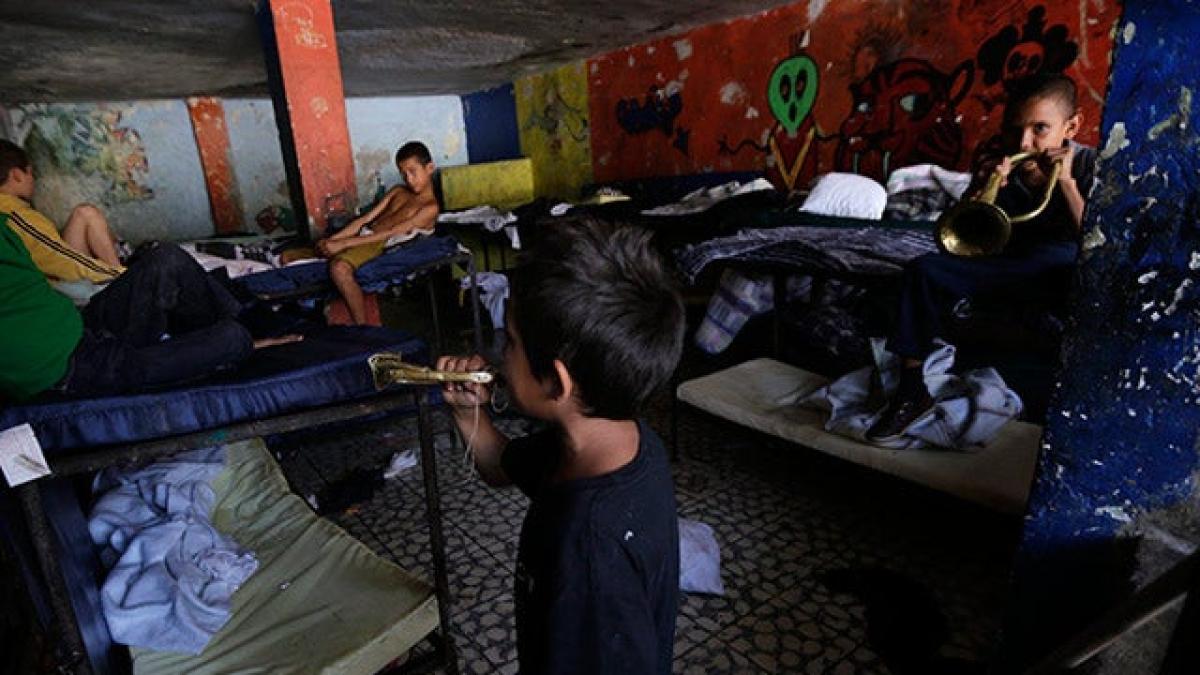 Ex habitantes de albergue de Mamá Rosa sobreviven en las calles