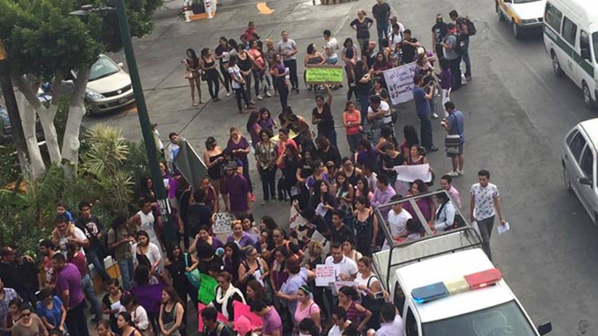 Miles de mujeres marchan contra la violencia en estados