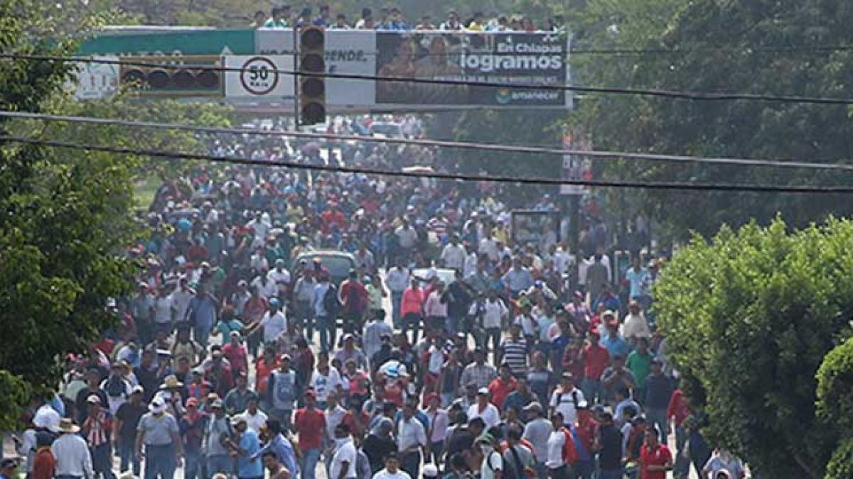 Maestros de la CNTE marchan en Chiapas e inician plantón