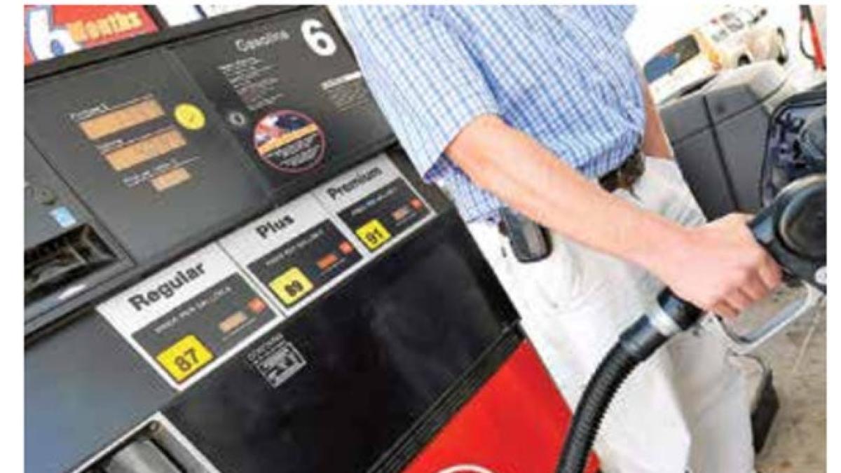 <![CDATA[Gasolina en Estados Unidos supera 4 dólares por galón; su nivel más alto]]>