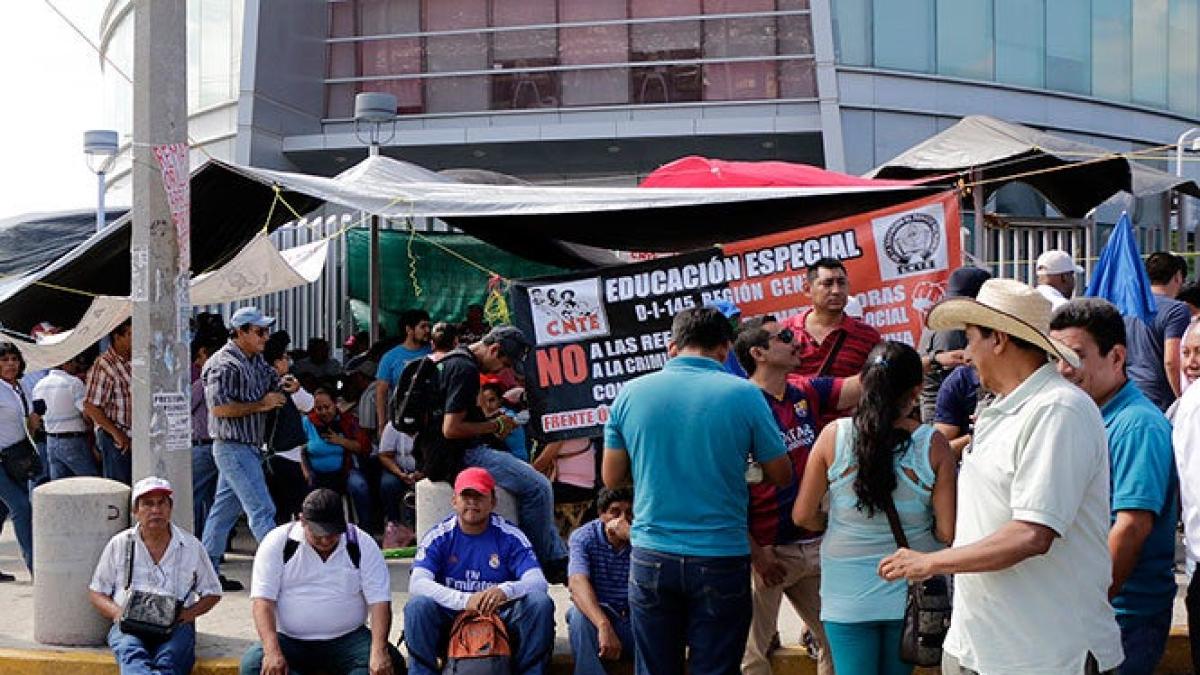 CNTE toma Torre Chiapas y retiene a presunto infiltrado