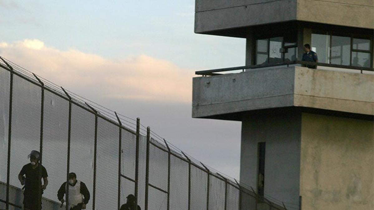 Deja 3 internos heridos riña en el penal de Neza Bordo