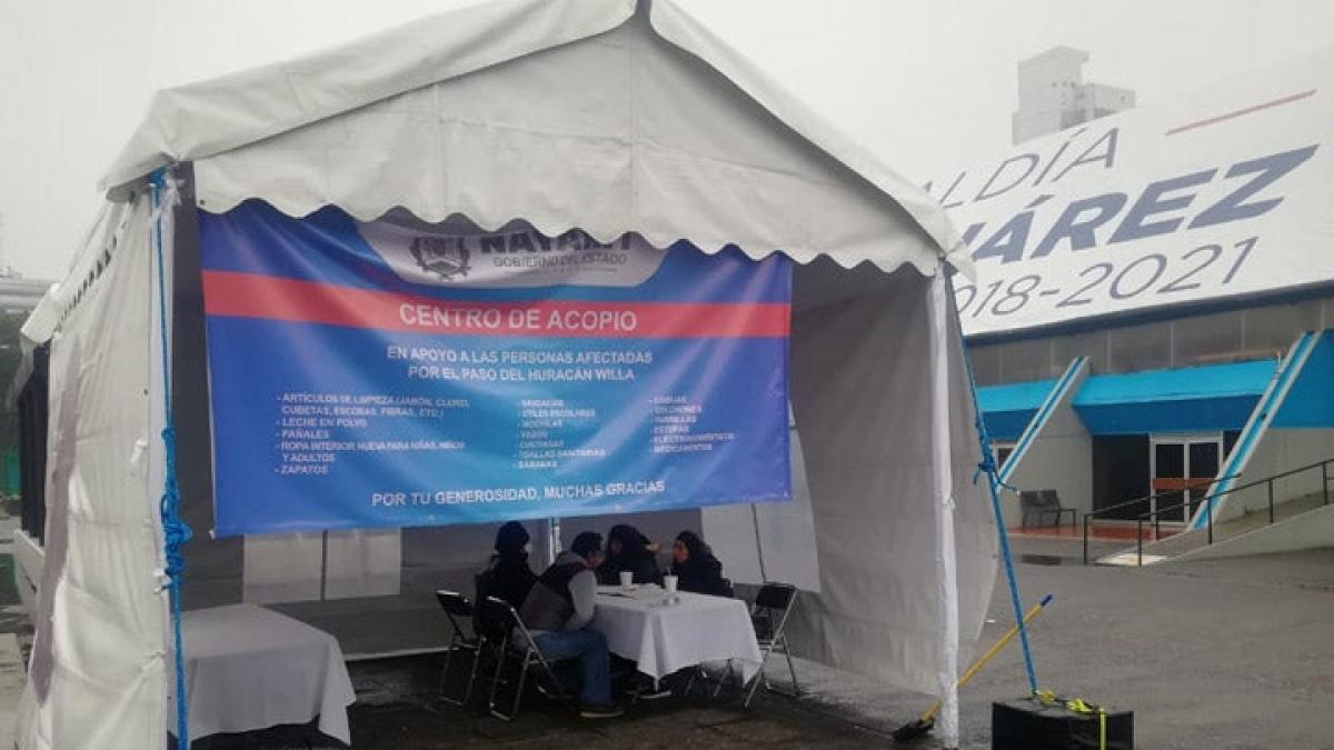 Pese a frío recibirán apoyo en centro de acopio para damnificados