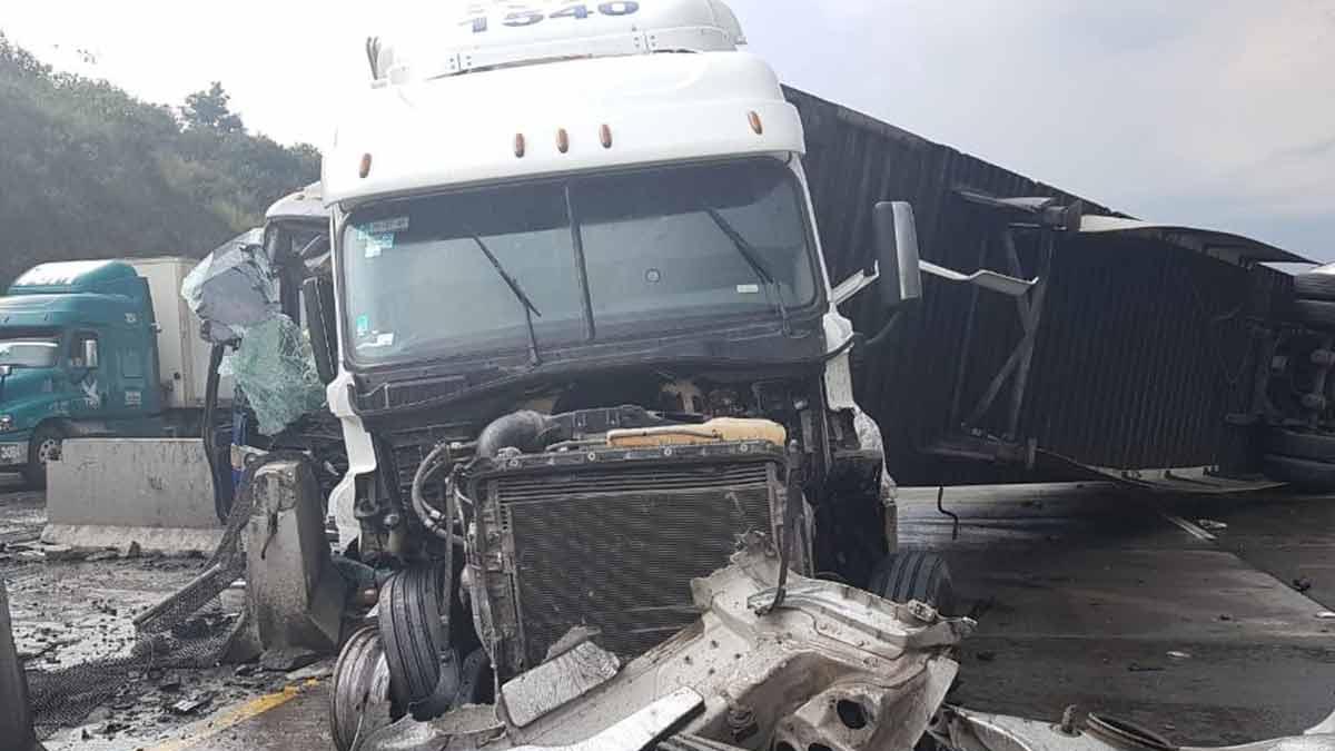 Impactantes imágenes de la carambola en la México-Querétaro