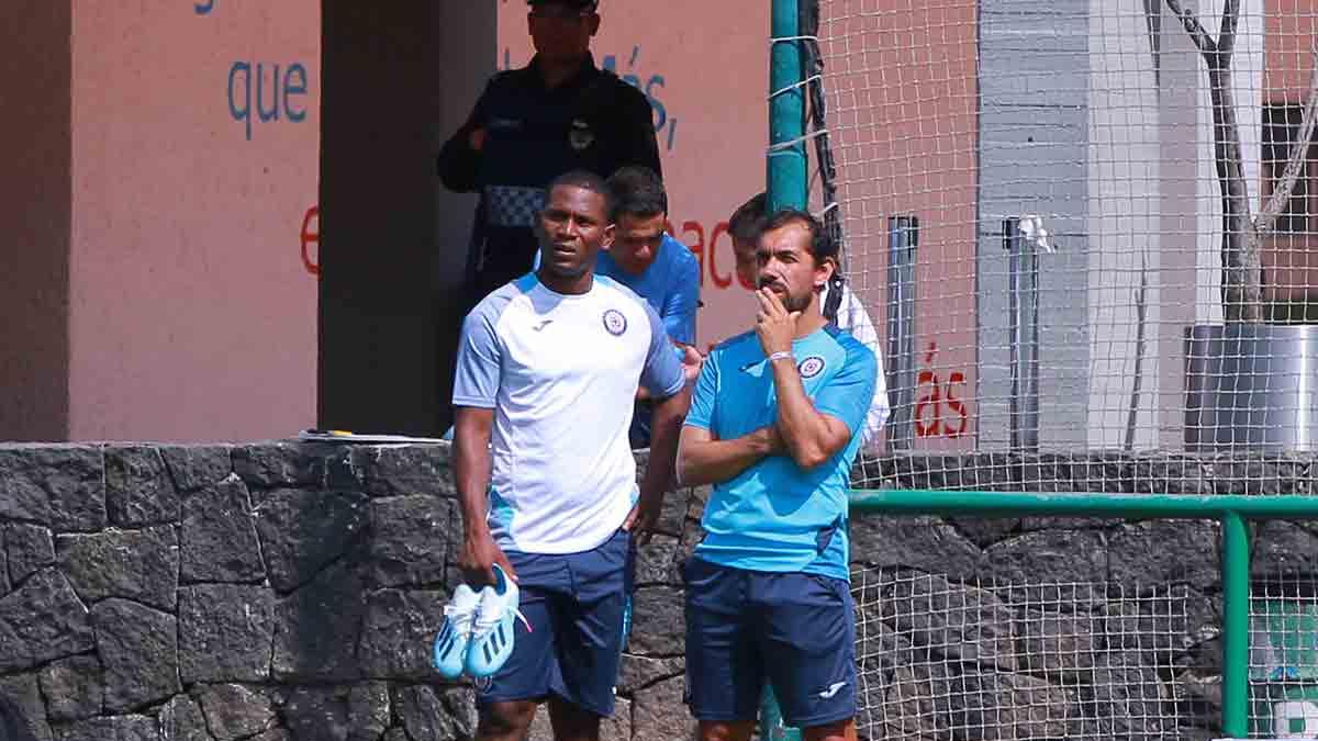 Ya habría fecha para el debut de Bryan Angulo