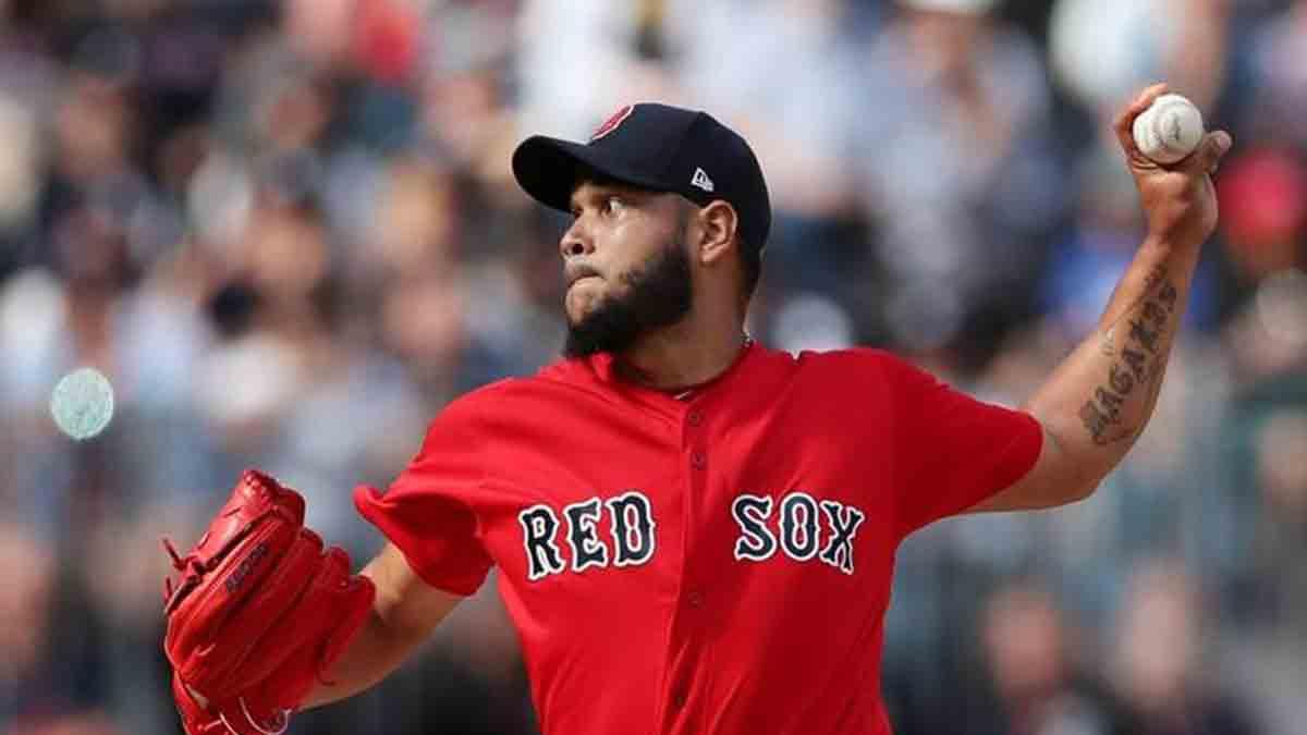 Medias Rojas renueva al pitcher Eduardo Rodríguez