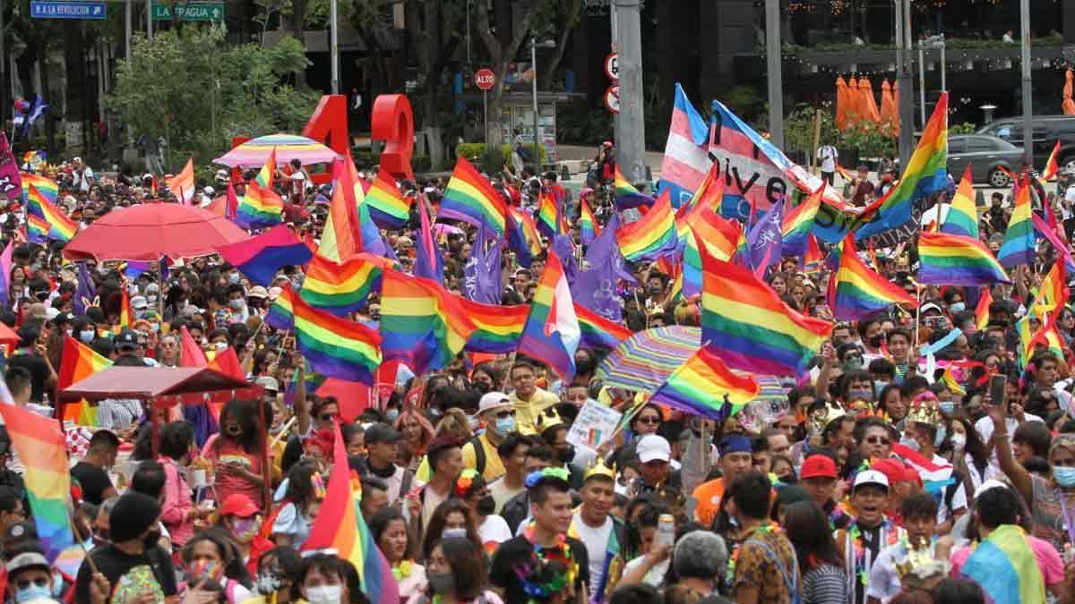Treinta mil personas participaron en Marcha del Orgullo LGBTTTIQ+ en CDMX