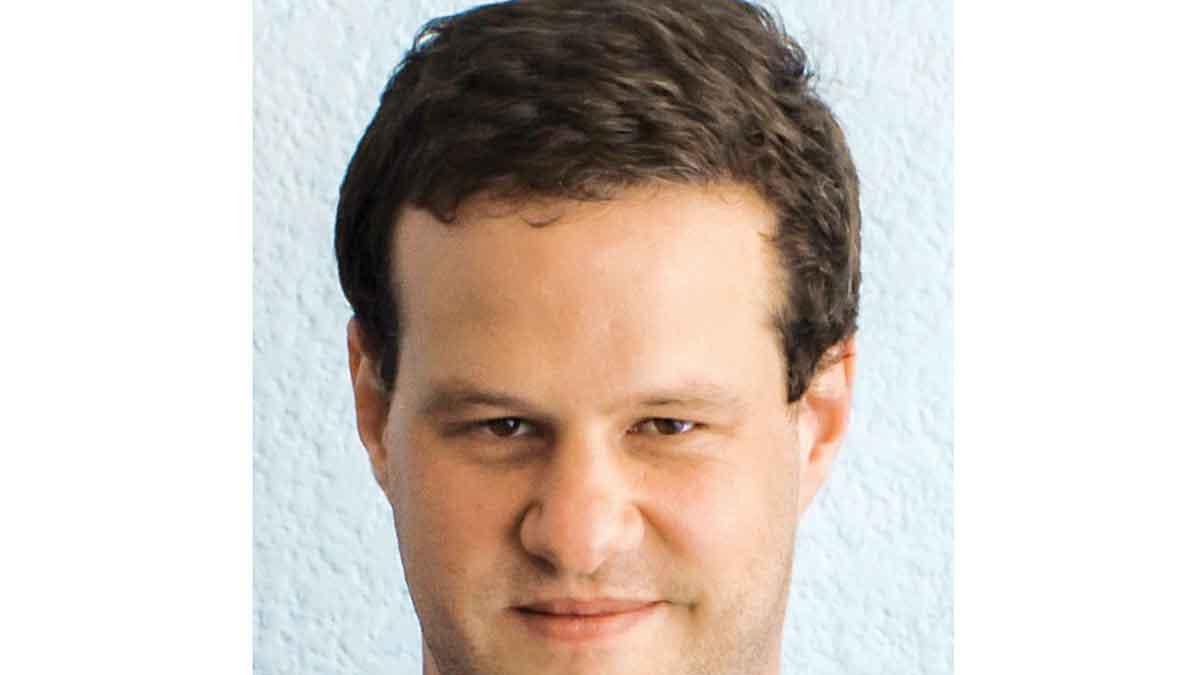 Distinguen a Hugo Roca con el Premio Bellas Artes de Novela