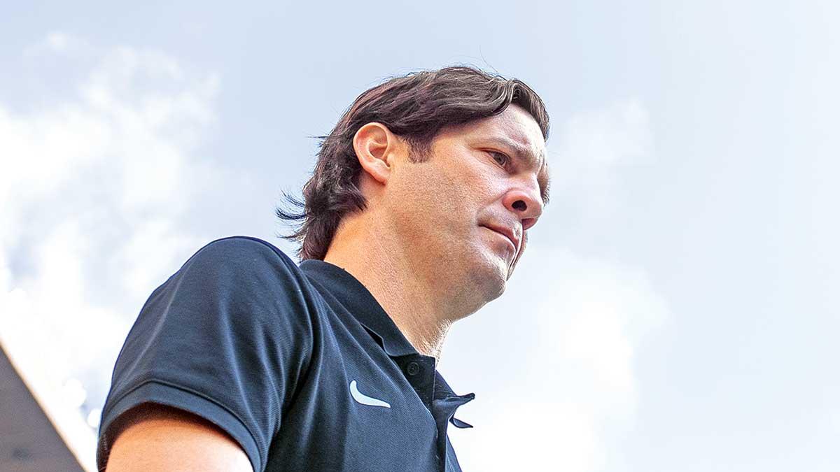 Solari y su reflejo; se juega su último crédito ante Pumas