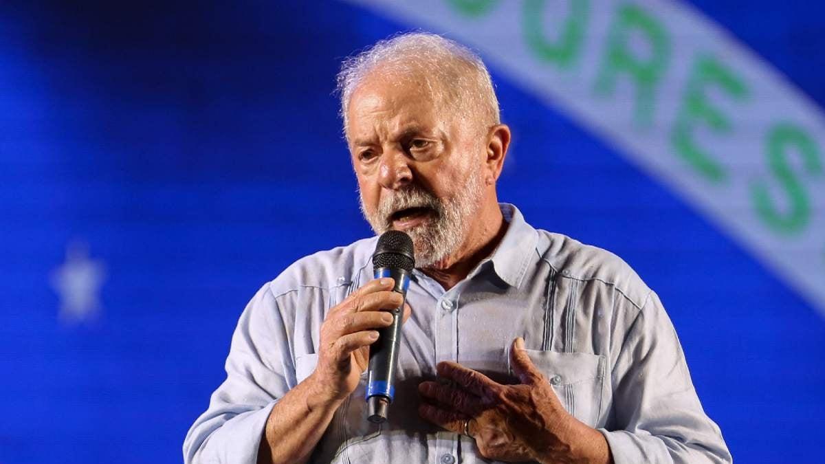 Ventaja de Lula sobre Bolsonaro se reduce a 13 puntos en Brasil