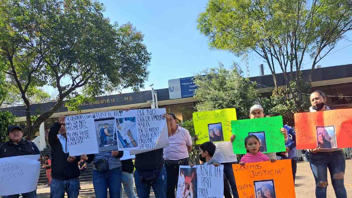 Se manifiestan para pedir justicia para Paola y Alan
