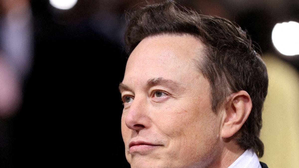 Elon Musk enfrenta juicio de accionistas por sus tuits de 2018 para ...