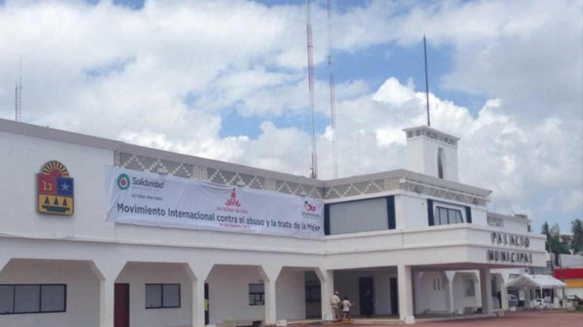 Reportan balazos afuera de Palacio Municipal de Playa del Carmen