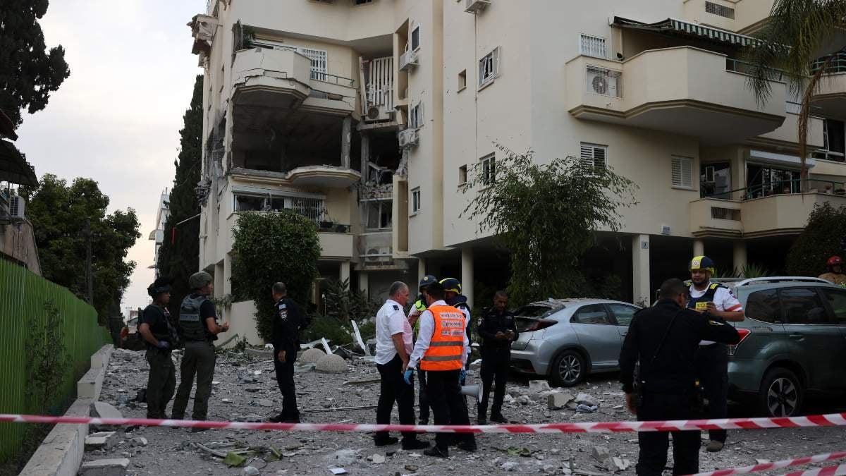 Caída de misil al sur de Tel Aviv, en Israel, deja un muerto y varios ...