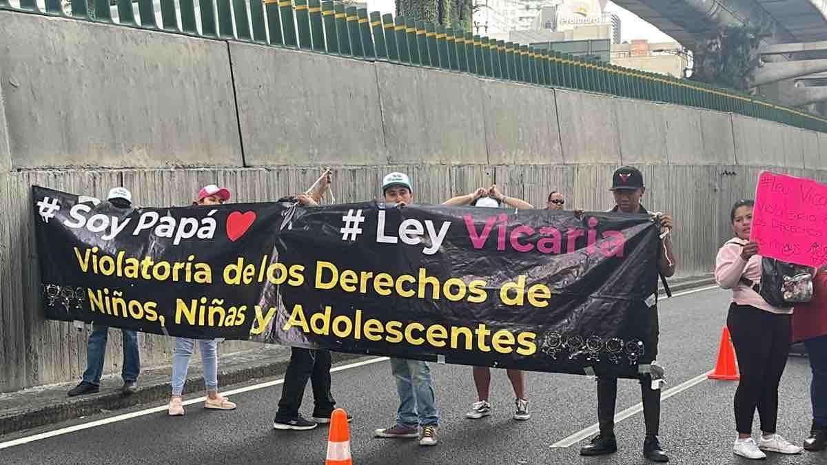 Mujeres se manifiestan en contra de la Ley Vicaria; boquearon el ...