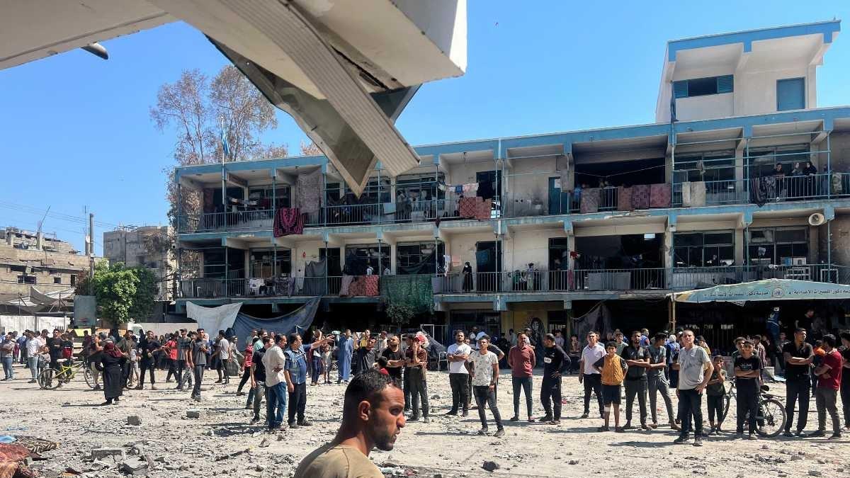 Suman 37 muertos tras bombardeo israelí contra una escuela en Franja de ...