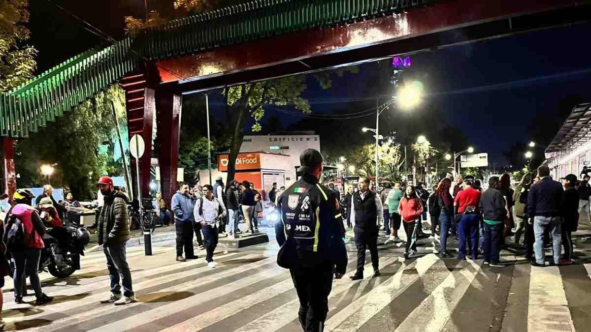 Miles de vecinos protestan en la Cuauhtémoc por falta de agua