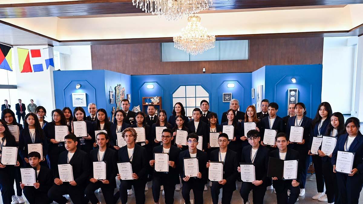 Semar premia a ganadores del concurso ‘La Juventud y la Mar 2024’