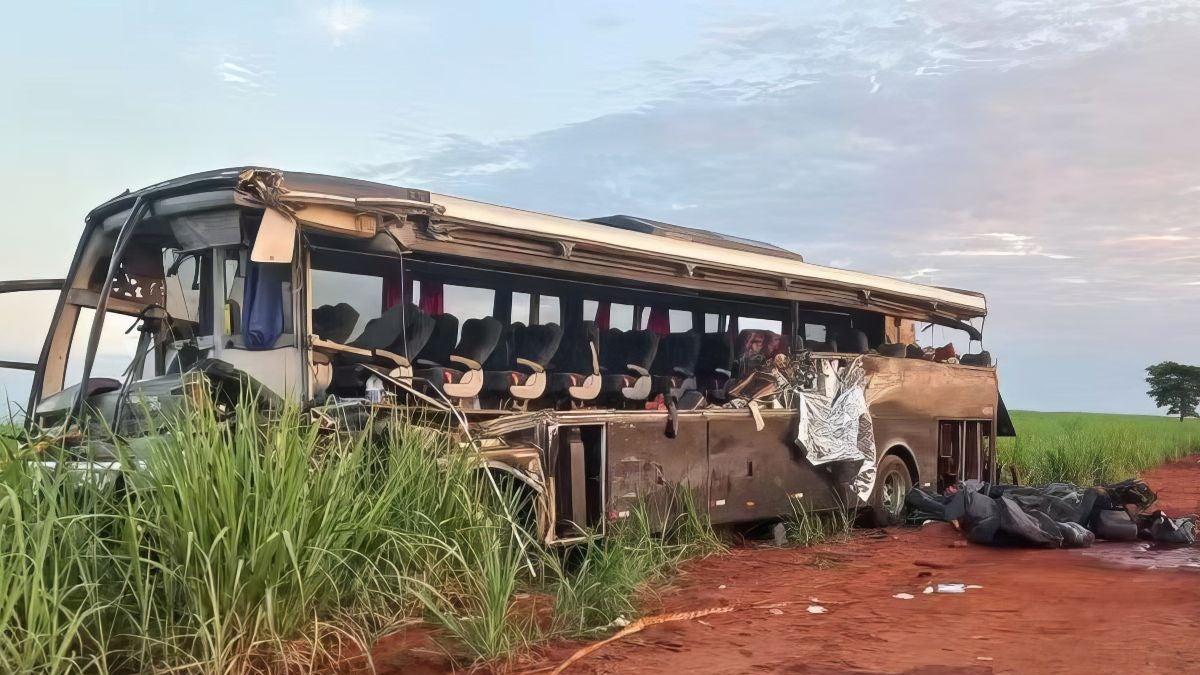 Accidente en carretera en Brasil deja 12 estudiantes muertos y 19 heridos