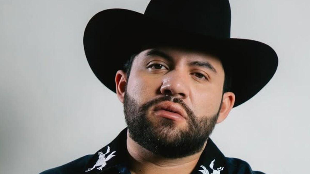 Luis R. Conríquez es cancelado en Feria de Metepec