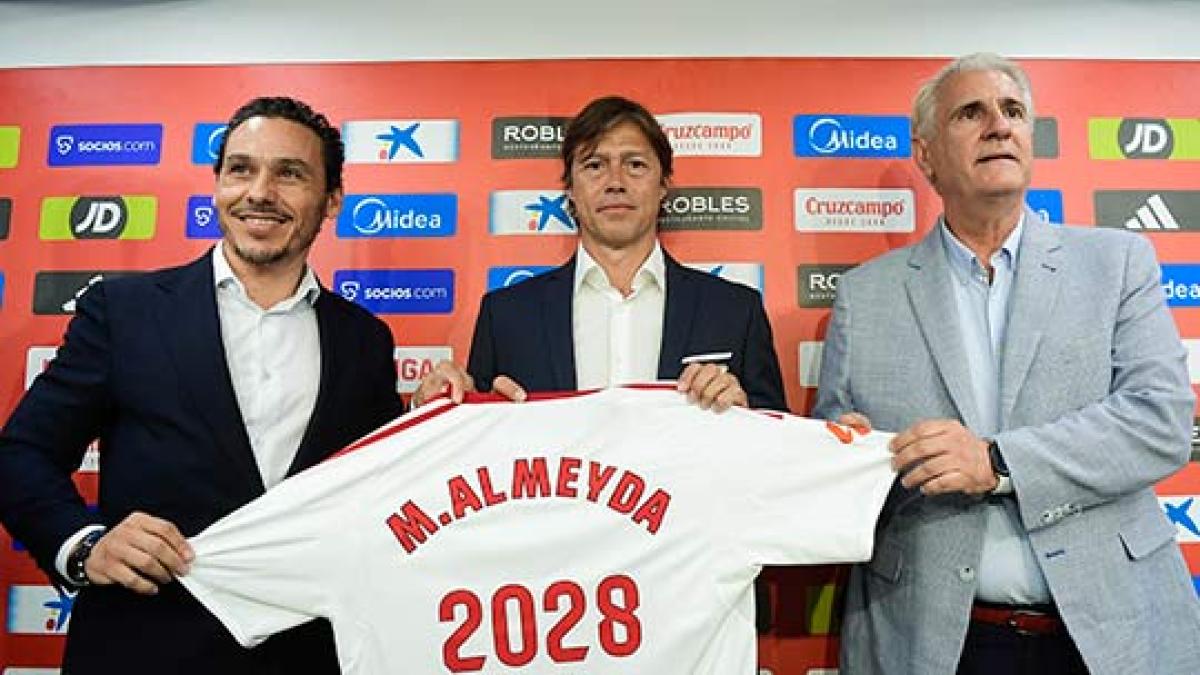 <![CDATA[El hijo de AMLO defiende a Matías Almeyda y estalla contra el Sevilla con fuerte publicación]]>