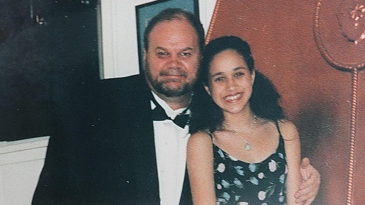 <![CDATA[Thomas Markle sorprende con romance con enfermera 35 años menor]]>