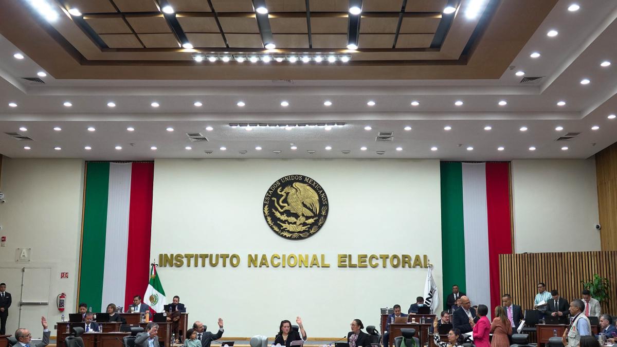 <![CDATA[Ex presidenta del TEPJF y presidenta del IECDMX van por asiento en el INE]]>