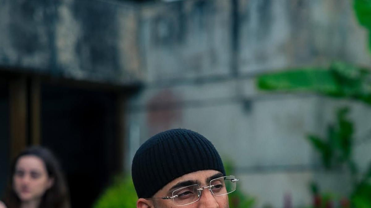 <![CDATA[¿Arcángel se disculpó?; cantante reacciona a críticas por defender la Conquista]]>