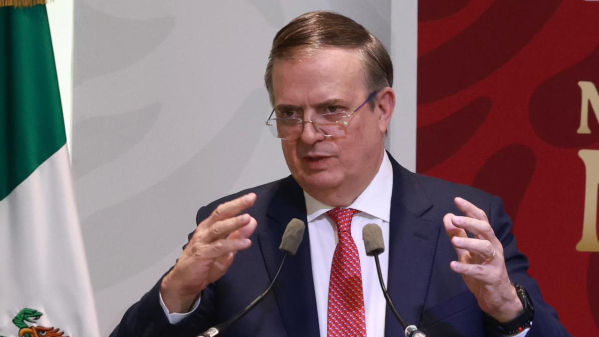 <![CDATA[México pide extender T-MEC 16 años más; beneficia a las tres naciones: Ebrard]]>