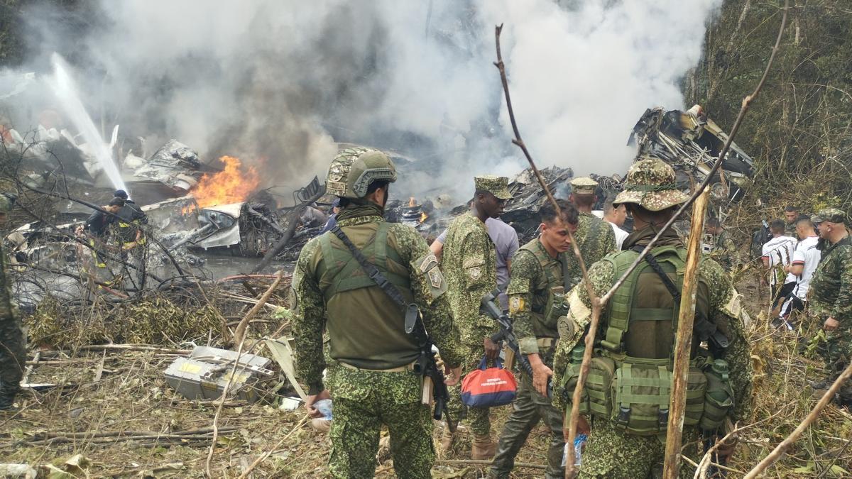 <![CDATA[Suman ocho muertos por desplome de avión militar en Colombia]]>