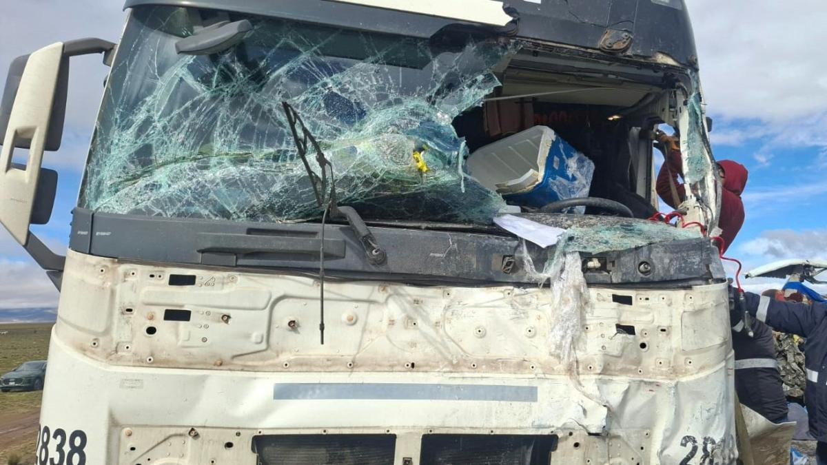 <![CDATA[Choque en carretera de Perú deja 13 personas muertas]]>