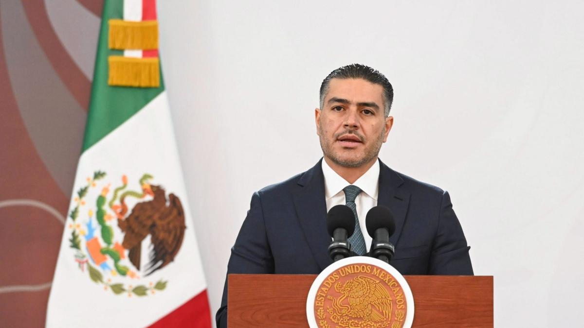 <![CDATA[Detienen en Argentina a contralmirante líder de red de huachicoleo fiscal]]>