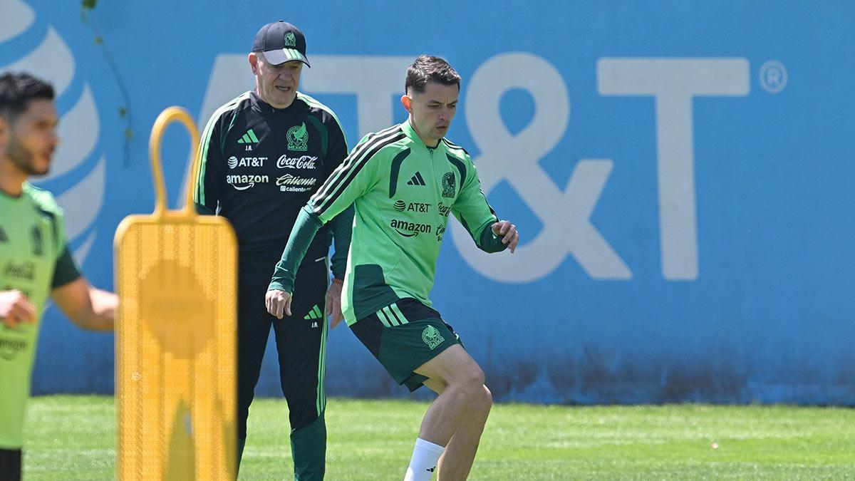 <![CDATA[México no tiene 11 titular: ‘El Vasco’ dice que nadie lo tiene]]>